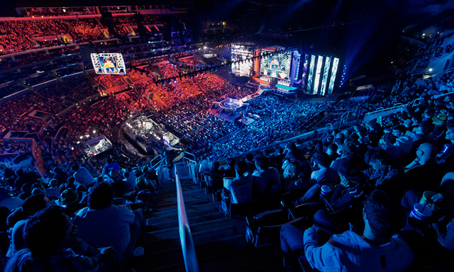 幕后功臣：S15英雄联盟总决赛战队教练组与数据分析师的故事。